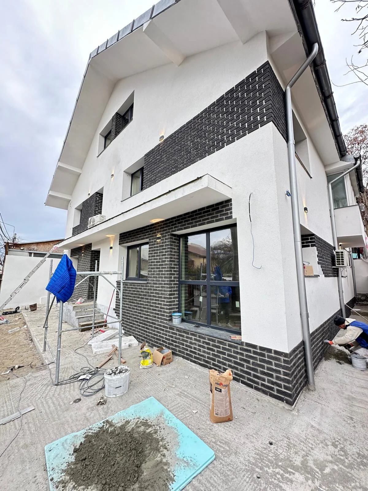 Fațadă exterioară finisată Iași