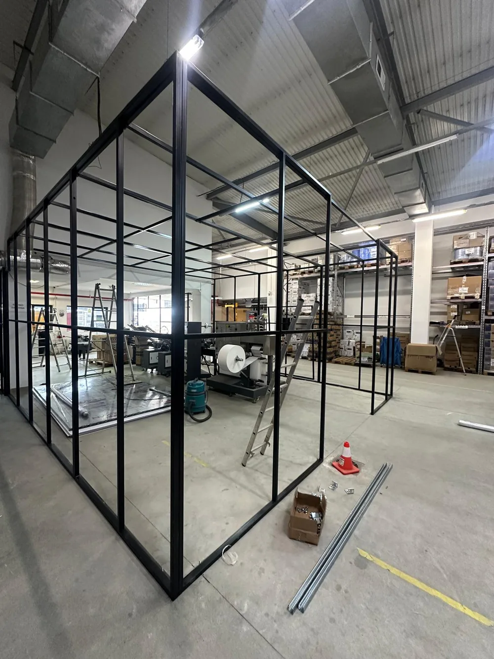 Hală înainte de compartimentare