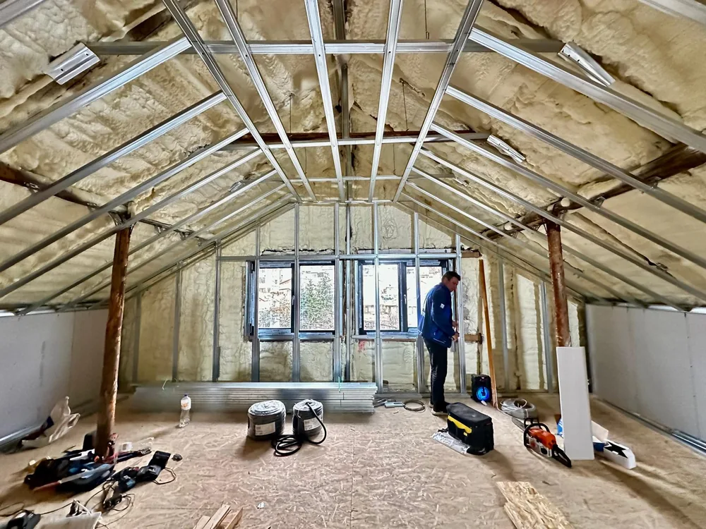 Mansardă înainte de renovare